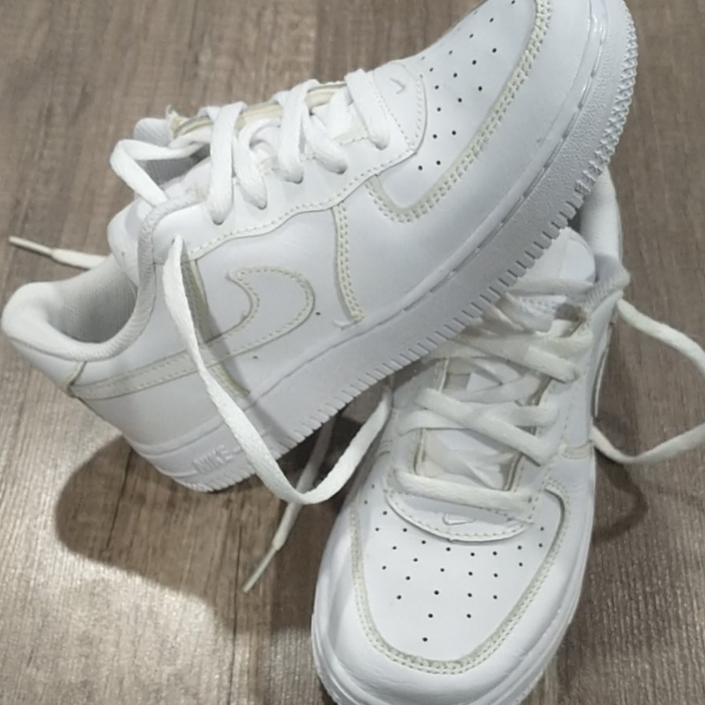 Shoes - Picture 2 of 10